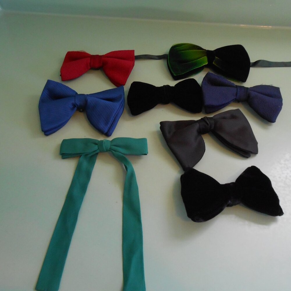 8 Bow Ties 1970s Oversized Large Butterfly Clip Ons Satin Velvet Polyester